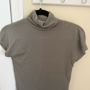 Zara Gray Turtleneck Short Sleeve Top